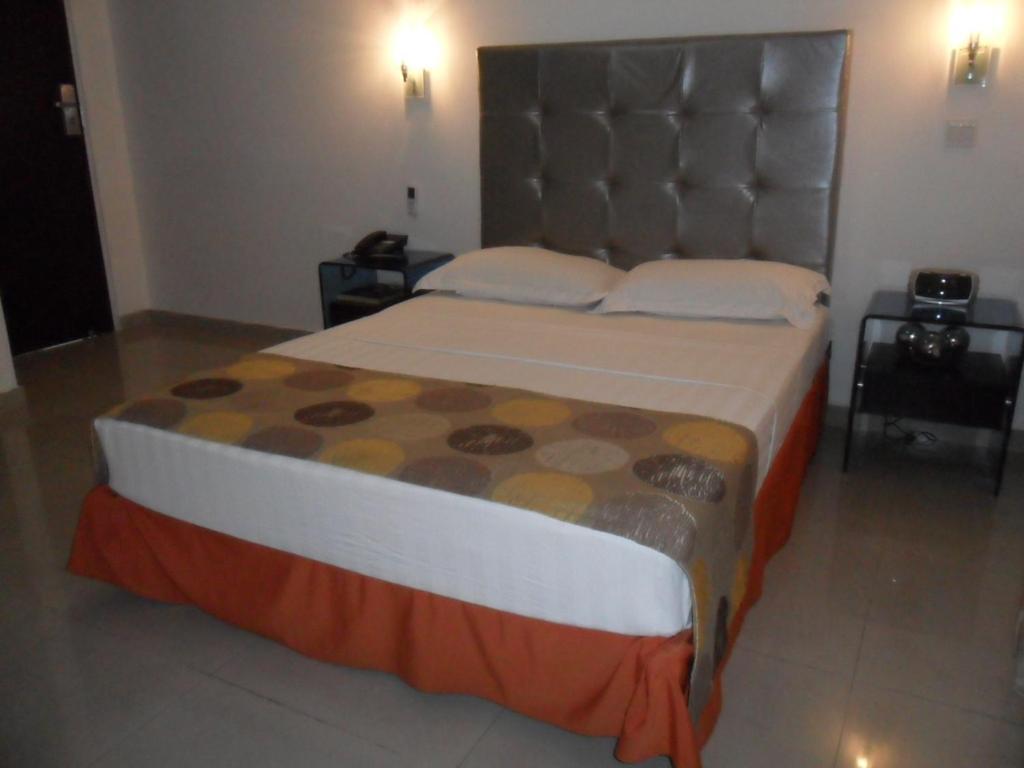 Hotel Calima Real Екстериор снимка