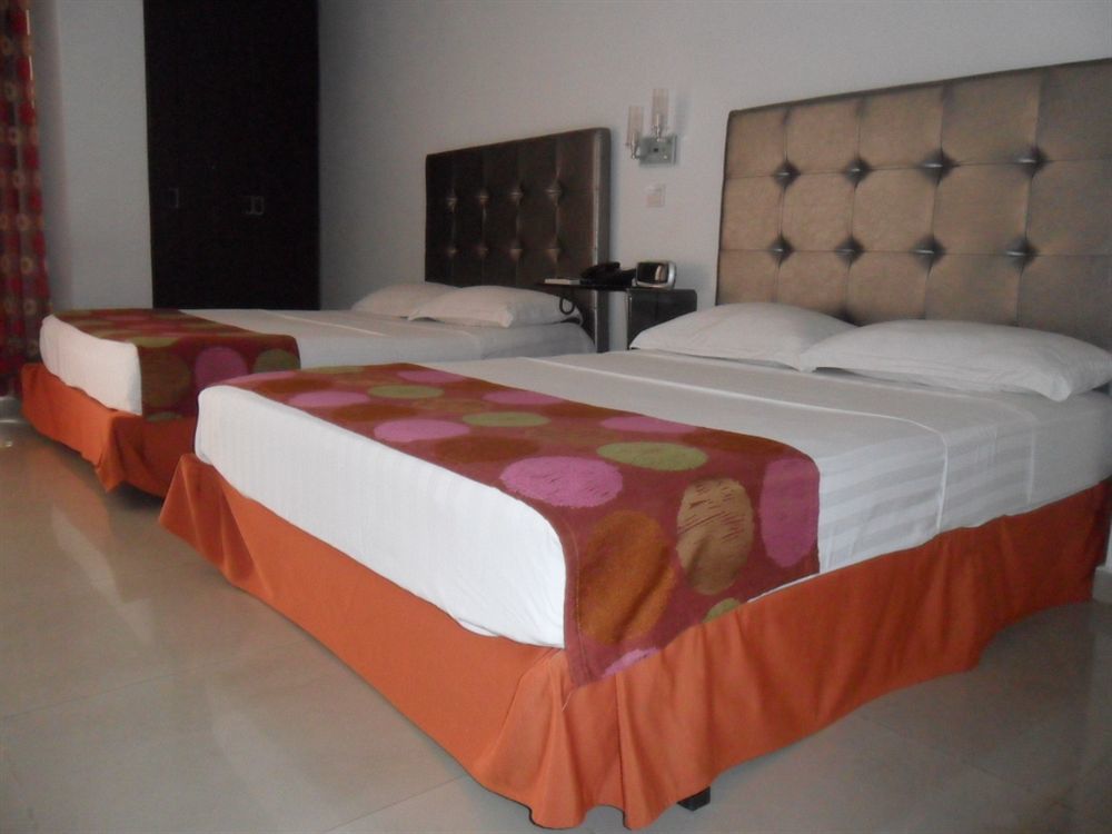 Hotel Calima Real Екстериор снимка